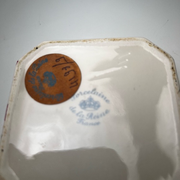 French Trinket Porcelain Box 3”x3.5”x3.5” - Picture 8 of 10